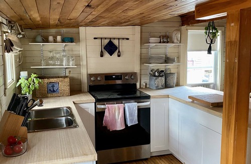 Pointe-du-Chene Cottage | Parlee beach Fourth Avenue cottage