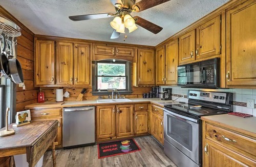 Buckhead Cabin | Peaceful 3BR 2.5BA Retreat Near The Marina With Pool And Outdoor Living