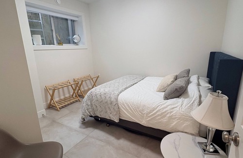 Burnaby House | Peaceful Private Suite in Beautiful Home. 20 min to downtown