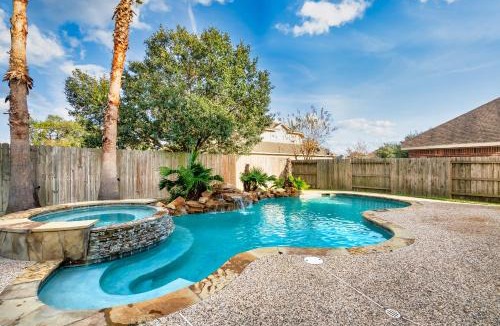 Spring House | Perfect Getaway with POOL, SPA, and Private Gym
