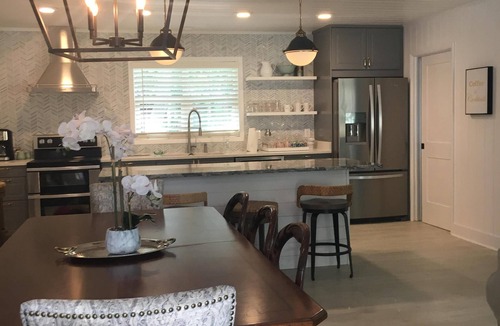 Jekyll Island House | Perfect Location! Select days 2nt min. Pool pass 💦 4 bikes. Family Ready! 🚲 🏝️
