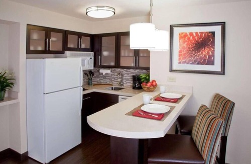 Alpharetta Hotel | Pet-friendly and Spacious 2BR Suite with Kitchen! Free Breakfast, Pets Allowed!