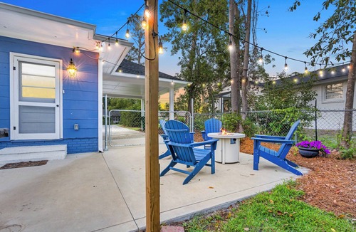 Valdosta House | Pet friendly charming craftsmen w/fenced yard & firepit. Near SGMC & VSU & Eats