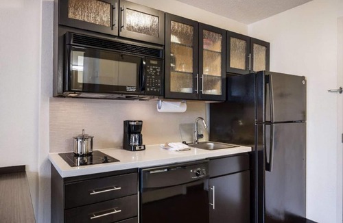 Gwinnett Place Hotel | Pet-friendly Room l Extended Stay Near to Nam Dae Mun Farmers Market – 0.5 mi