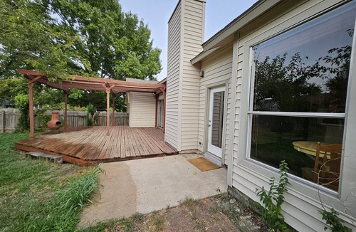 Wells Branch House | PET FRIENDLY Spacious 2 Bedroom House in N. Austin w/large yard near the Domain
