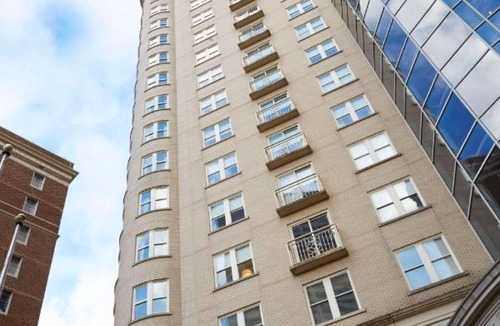 Midtown Hotel | Pet-Friendly Stay + Full Kitchen. Rooftop Gym