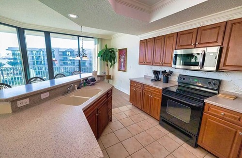 Orange Beach Apartment | Phoenix On The Bay Million Dollar View with Boat Slip