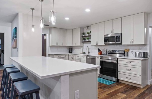 Whitfield House | Pickleball + Heated Pool | Near Anna Maria