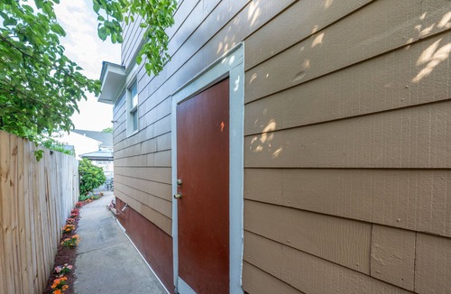 Plainfield House | Plainfield Retreat Near NYC-Travel Nurse Friendly