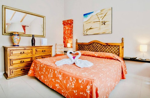 Playacar Bed & Breakfast | Playacar -Executive Comfort Room With Swimming Pool Air Conditioning and Parking