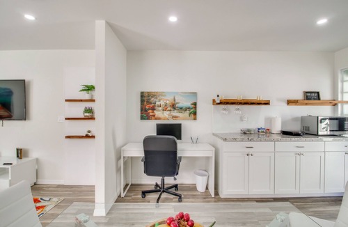 Country Club Apartment | Pool Access! Snowbird Gem in Country Club of Miami