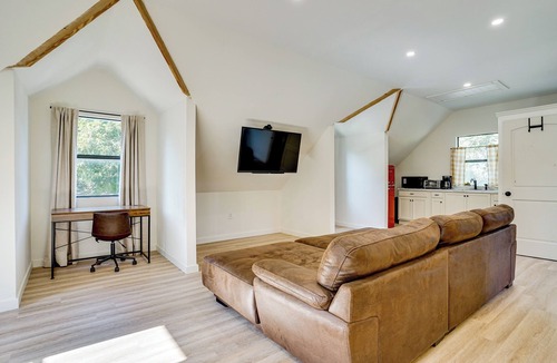 Weatherford Apartment | Pool, Fire Pit! Farm Retreat Near Dwtn Weatherford