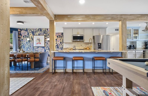 San Antonio House | Pool, Games, Pickleball & Putt Putt Fun!