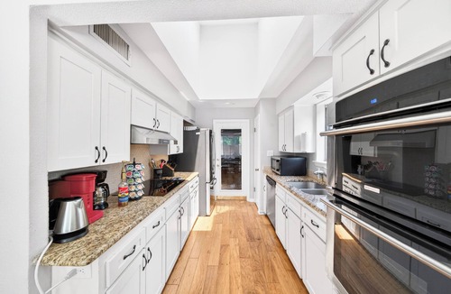 Irving House | Pool, Hot Tub, Mini golf & 2 Game Rooms Retreat Near AT&T And Six Flags