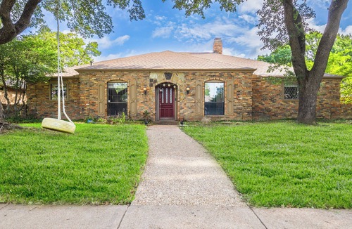 Richardson House | Poolside Paradise Near Dallas - 7 Beds + Game Room + Tall Privacy Fence