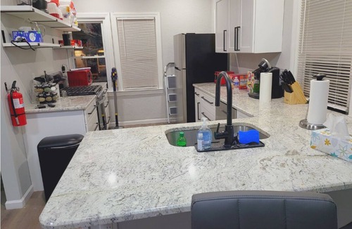 Runnemede House | Premium 2BR+Workspace, Near 5 Hospitals & Ctr City