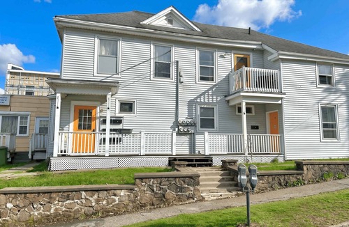 Bridgewater Apartment | Premium Retreat with King bed near LaHave River