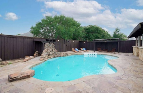 Sachse House | Prestigious 5BR/3.5B Home with Pool, Sauna, Game Room & Bar
