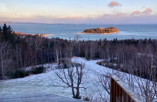 West Bay Ski Chalet | Privacy @ Bras d’Or Lakes Sun House Chalet