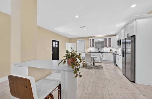 South Dallas - Fair Park Cabin | Private 2BR, 1 Bath Home with Full Kitchen on Enclosed Property