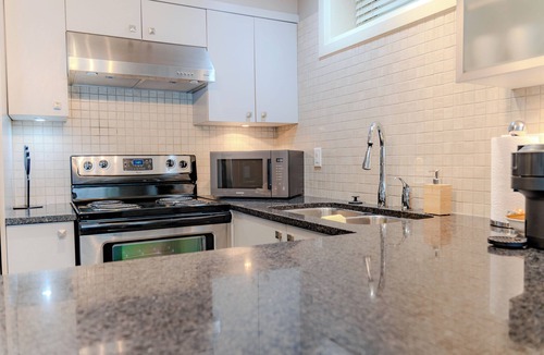 Riley Park-Little Mountain House | Private Cambie Village Suite min Downtown/Skytrain