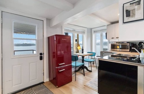Lunenburg Apartment | Private Oceanfront Suite, Hot Tub & Fireplace