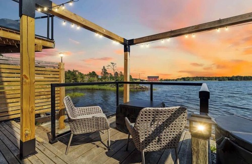 Lunenburg Apartment | Private Oceanfront Suite, Hot Tub & Fireplace
