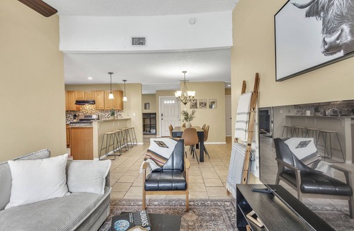 West San Antonio House | Private Pool ~ 6 Min to LAFB ~ Game Room ~ Firepit ~ Foosball Table ~ SeaWorld