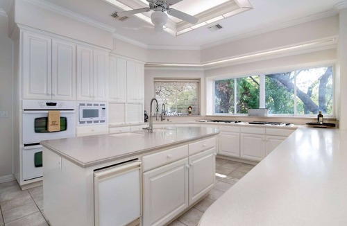 Lakeway House | Private Pool, BBQ, Wrap-around Porch, Sun Room - 2 Homes and 2 Master Suites