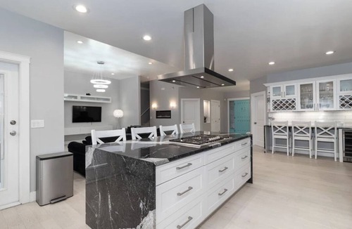 Regional District of Nanaimo House | Private Pool House With In Ground Pool and Hot Tub Located In Qualicum Beach