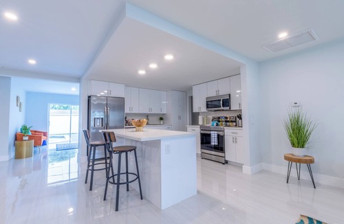 Margate House | Private Pool, Patio & BBQ Near Beaches & Casino