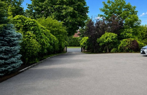 Hamilton Cottage | "Private Rymal Estate Cottage | Family-Friendly | Free Parking & Wi-Fi"