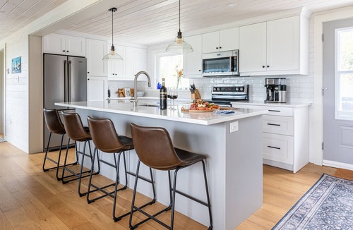 Queens House | Puddin’ Pan - Ocean Front Cottage w Beach Access