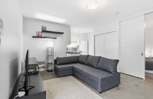 Knight House | Quiet & Comfortable 1 BR Guest Suite!