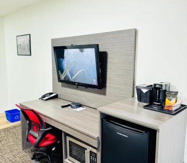 Dawson Creek Hotel | Ramada by Wyndham Dawson Creek