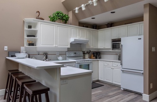 Regional District of Nanaimo House | Rathtrevor Beachfront. Tanglewood complex - deluxe 3 bd/2ba beach level condo