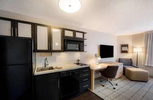 Exchange Place North Hotel | Recreate Sensational Memories! Stay Near Newport Centre! Parking Available!