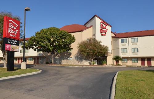 North San Antonio - SAT Hotel | Red Roof Inn San Antonio Airport