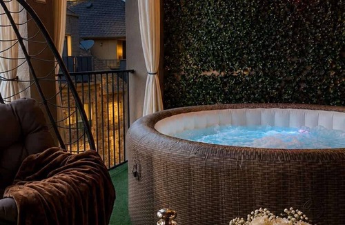 Legacy Park House | Regent Villa | Theatre | Hot Tub | Game Room | BBQ