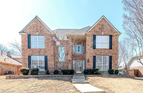 Highland Village House | Relax in our spacious villa, just a quick ride away to Grapevine Malls & Airport