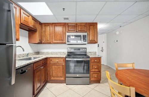 Ellinor Heights Apartment | Relaxing 1BR Getaway | Pool + Beachfront Living
