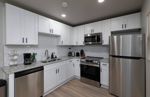 East Point House | Relaxing ATL Getaway Modern, Clean & Near City Events, Stadiums, & Attractions
