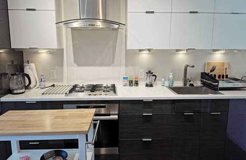 Kitsilano Condo | Relocation special/Kits Garden View Condo