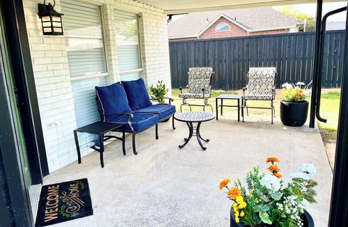 Rockwall House | Remote&Travel Workers Retreat: Beautiful Rockwall home near the Harbor