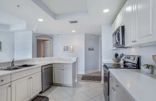 East 1st Street Condo | Resort Living Everyday! 3br-Sunset Views Galore - Riverfront - Historic Downtown