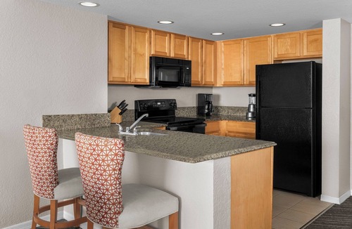 Survey Creek Resort | Resort with 2 bedrooms - sleeps 6 - in tranquil Pompano Beach