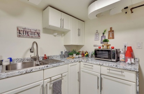 Teaneck Apartment | Retreat w/Yard Near NYC & MetLife Stadium!