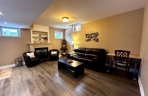 Richmond Hill House | Richmond Hill Walk-Out Basement | Private Unit | 30–365 Day Stay|Shop|Park|Bus|