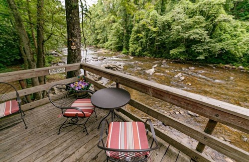 Helen Cabin | River Haus - Riverfront cabin on the Chattahoochee