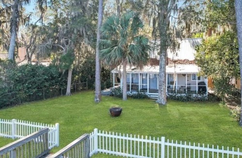 Townsend House | River Retreat, a tranquil 3-BR-2 bath cottage on the Sapelo River in Crescent